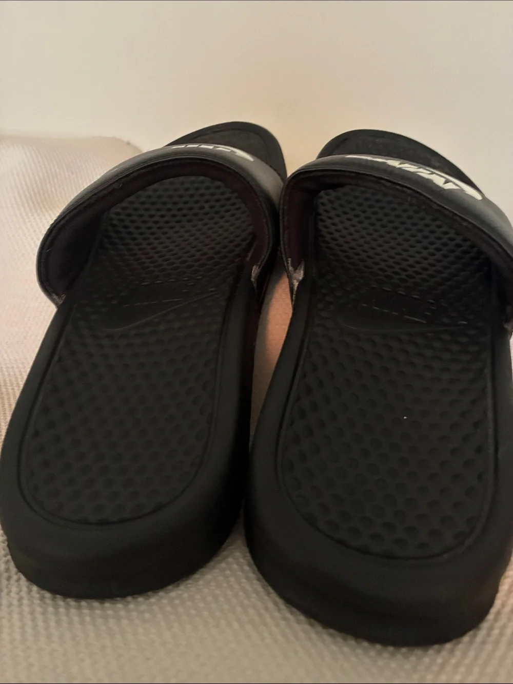 Nike Black Benassi Slide Sandals with White Logo Swoosh style:343880-090